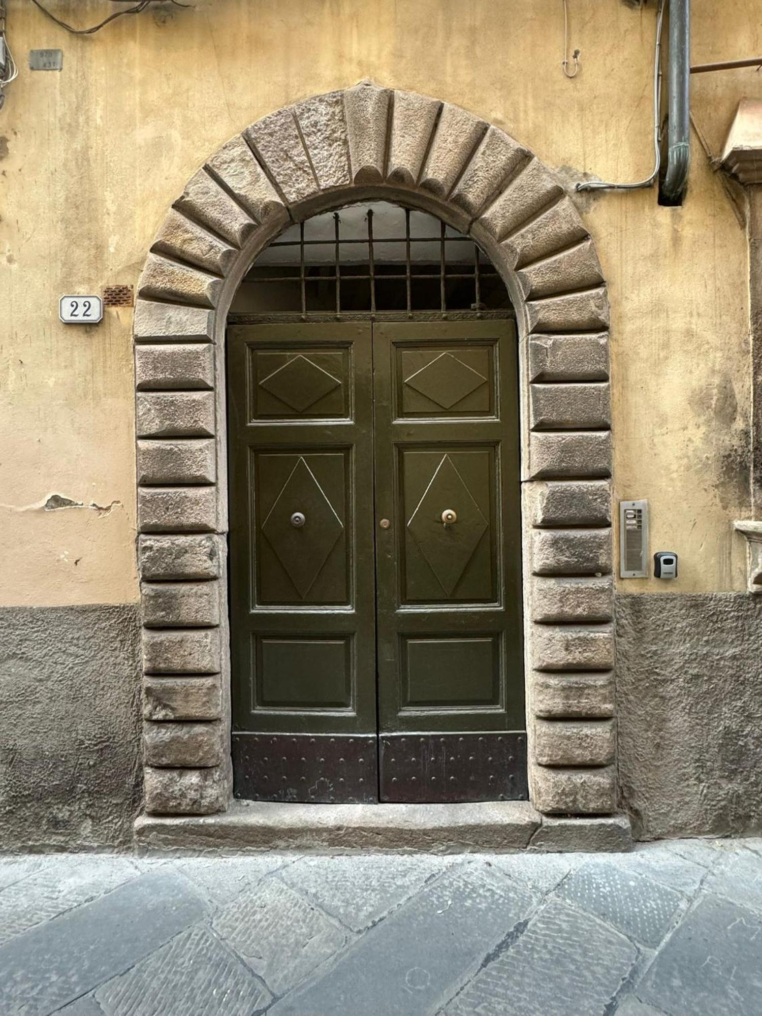 La Casa Del Galletto - At The Top Of The City Lucca Exterior foto
