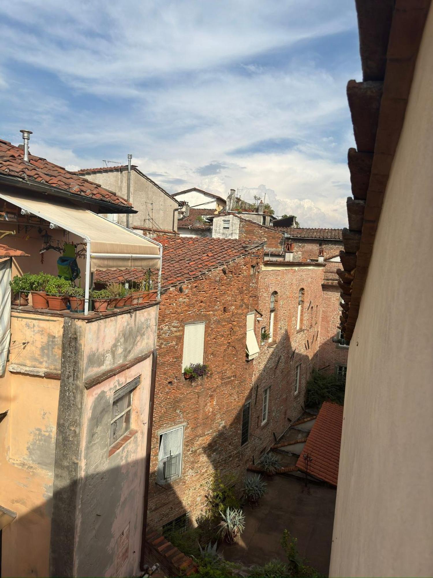 La Casa Del Galletto - At The Top Of The City Lucca Exterior foto